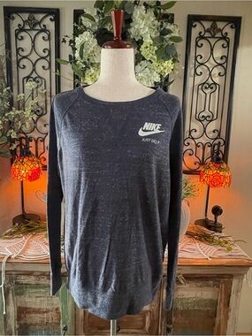 Nike Vintage Crew Top